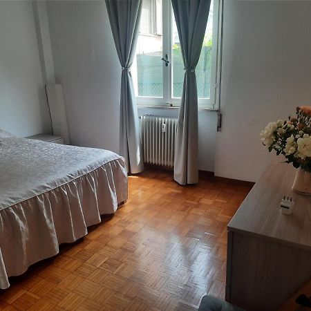 Vesna Apartment Desenzano del Garda Bagian luar foto