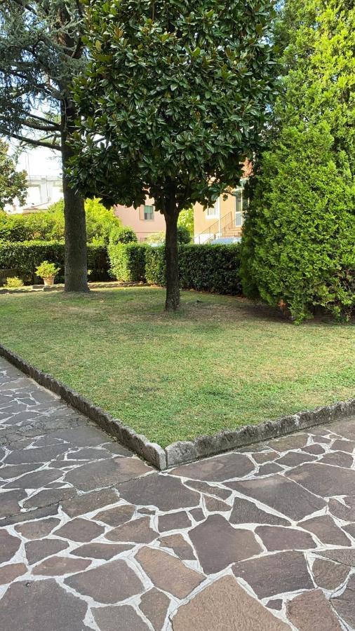 Vesna Apartment Desenzano del Garda Bagian luar foto