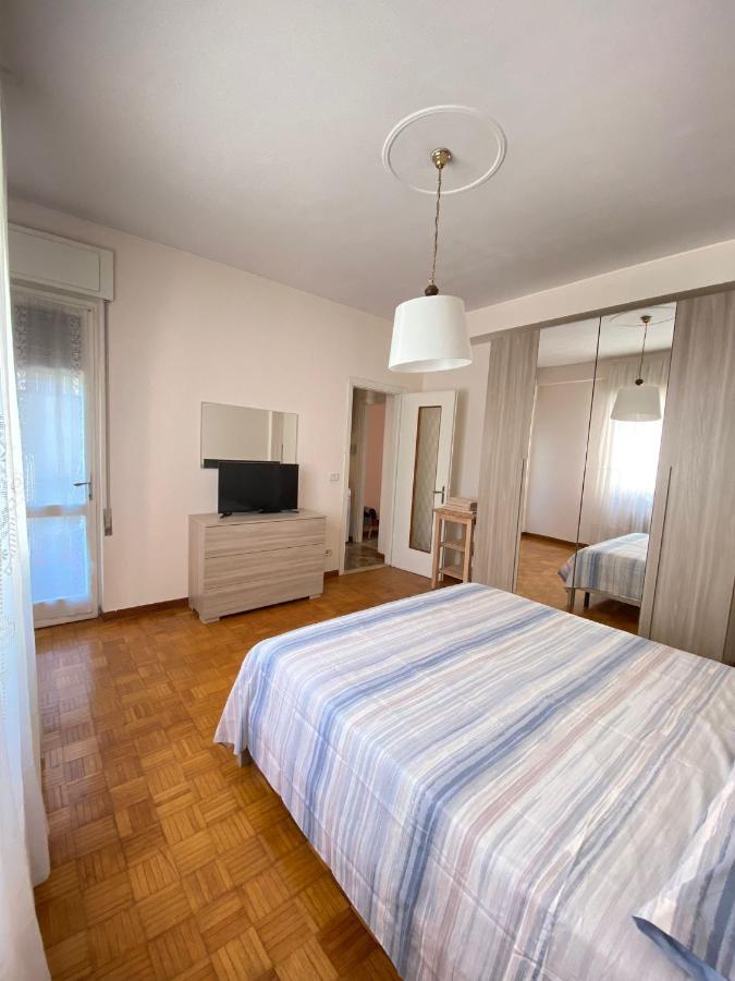Vesna Apartment Desenzano del Garda Bagian luar foto